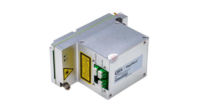 GigaWave Opti-HUB - EDFA, C-Band Optical Amplifier (front right view)